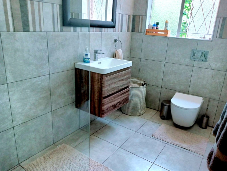 5 Bedroom Property for Sale in Vanes Estate Eastern Cape